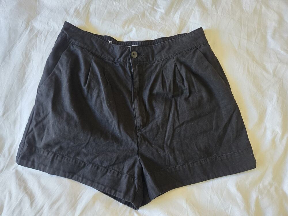 Joie Black Linen Cotton Shorts Large Old Money Quiet Luxury Coastal Pleated Chic